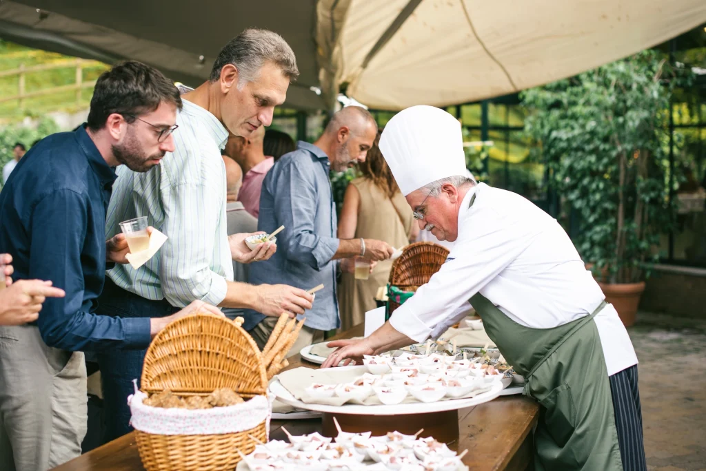 Evento aziendale nella corte esterna del Ristorante Corte Gelsi a Malnate